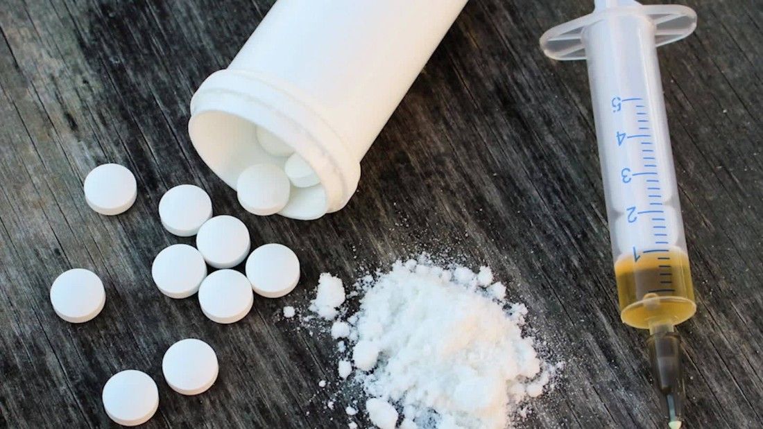 Récord de muertes por sobredosis en Estados Unidos: La Vuelta al Mundo en 5 noticias