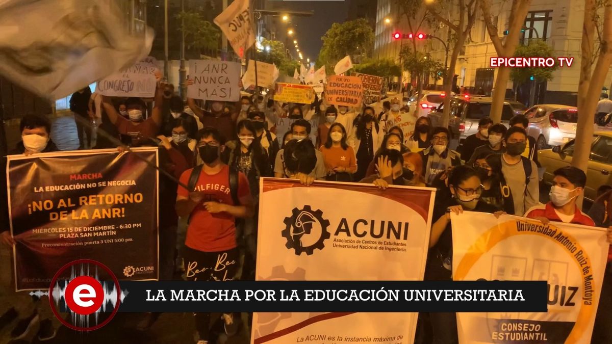 Marcha en defensa de la reforma universitaria