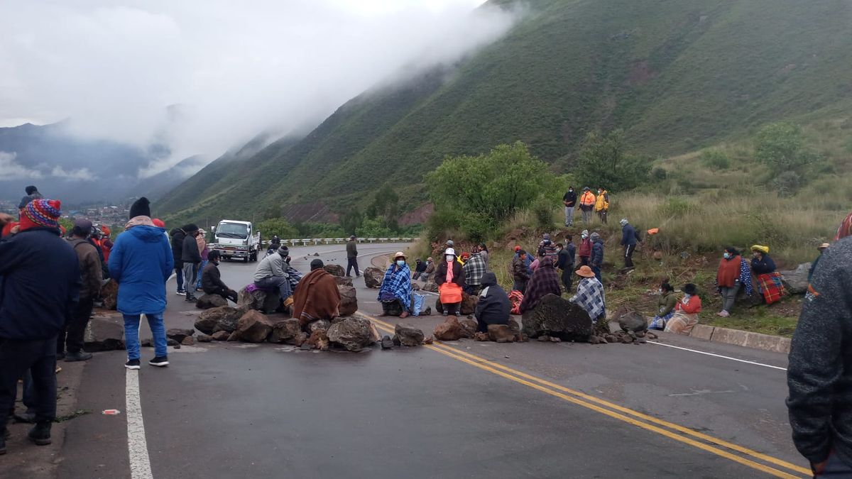 Campesinos de zonas agrarias de Cusco exigen la cabeza del ministro Mayta.