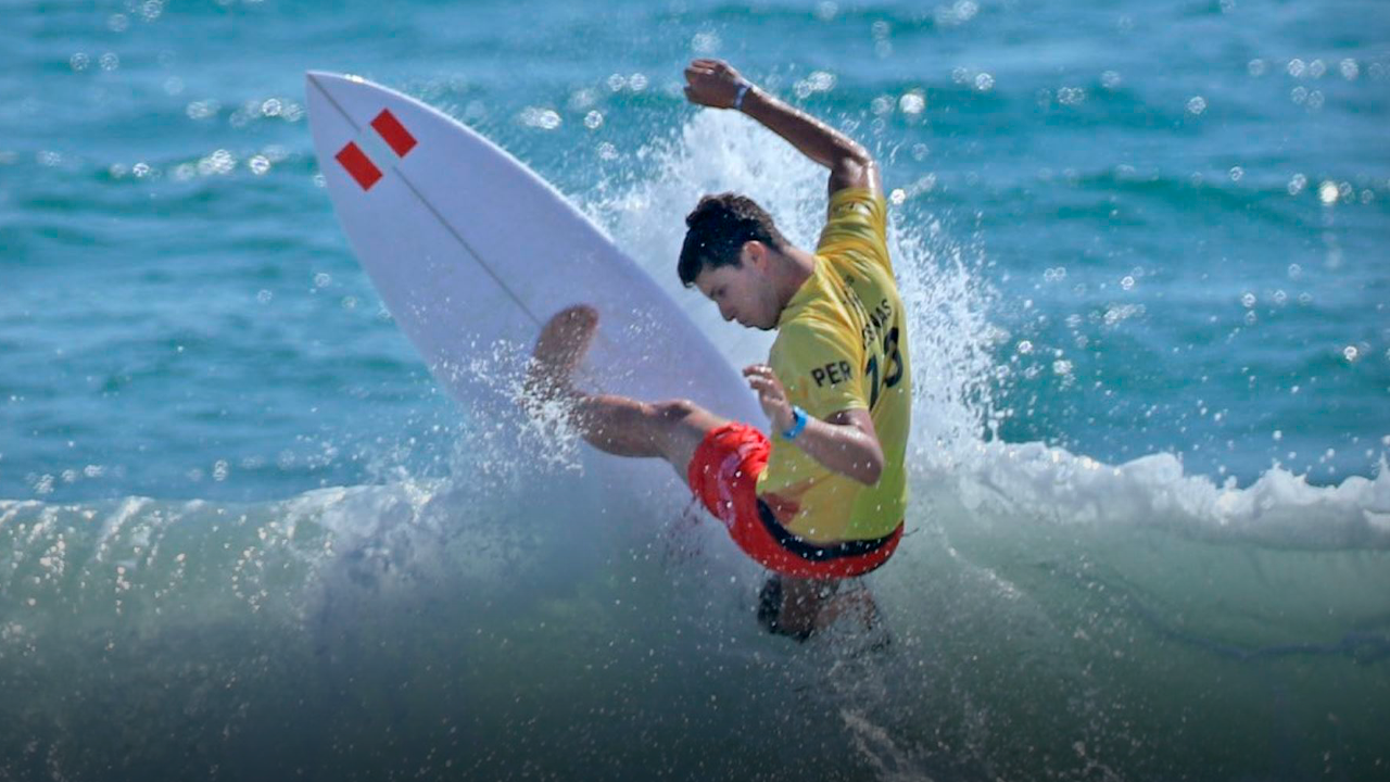 Lucca Mesinas, el primer hispanoamericano masculino en la primera división del Surf