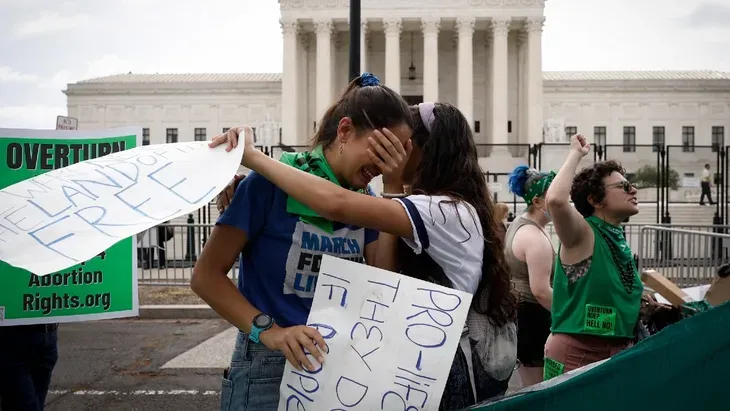 Corte Suprema de Estados Unidos elimina derecho al aborto